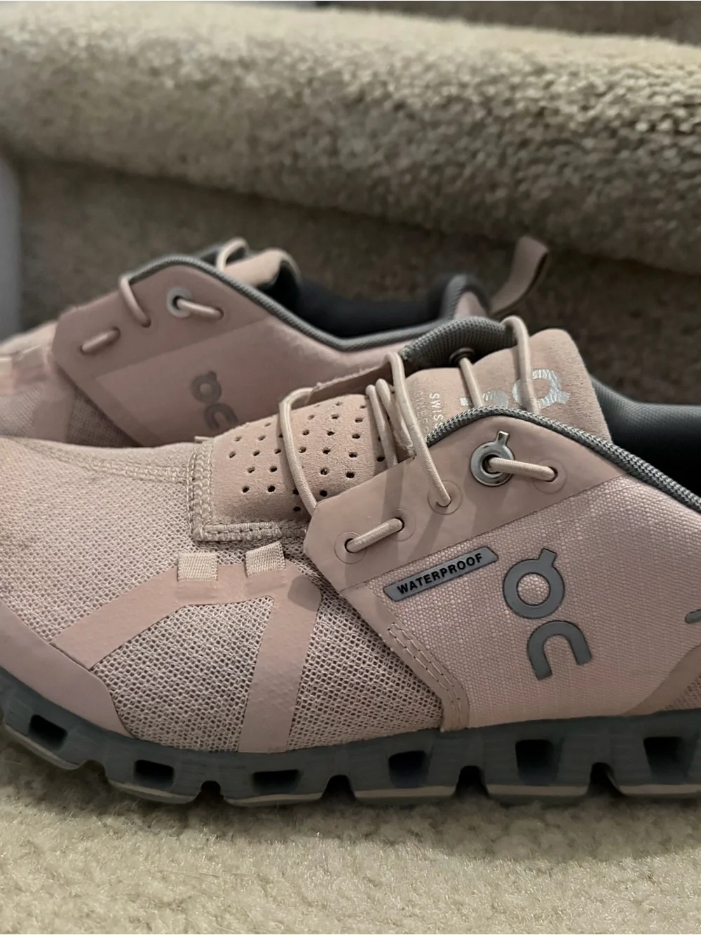 On Cloud Women’s Waterproof Sneakers  Shoes, pink Rose Lunar- size 6 clean